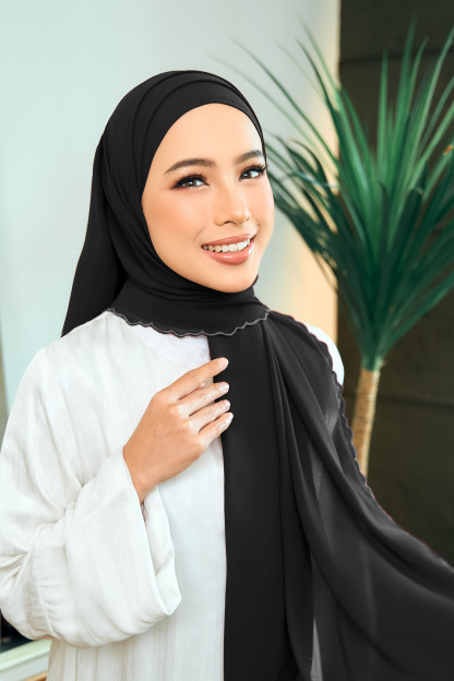 Erika Embroidered Shawl