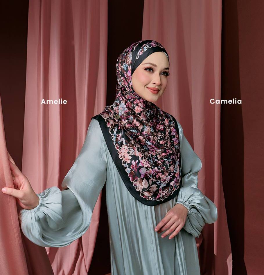 Amelie Camelia (Preorder)