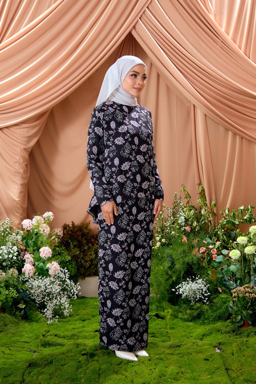Kurung Azalea (Preorder)