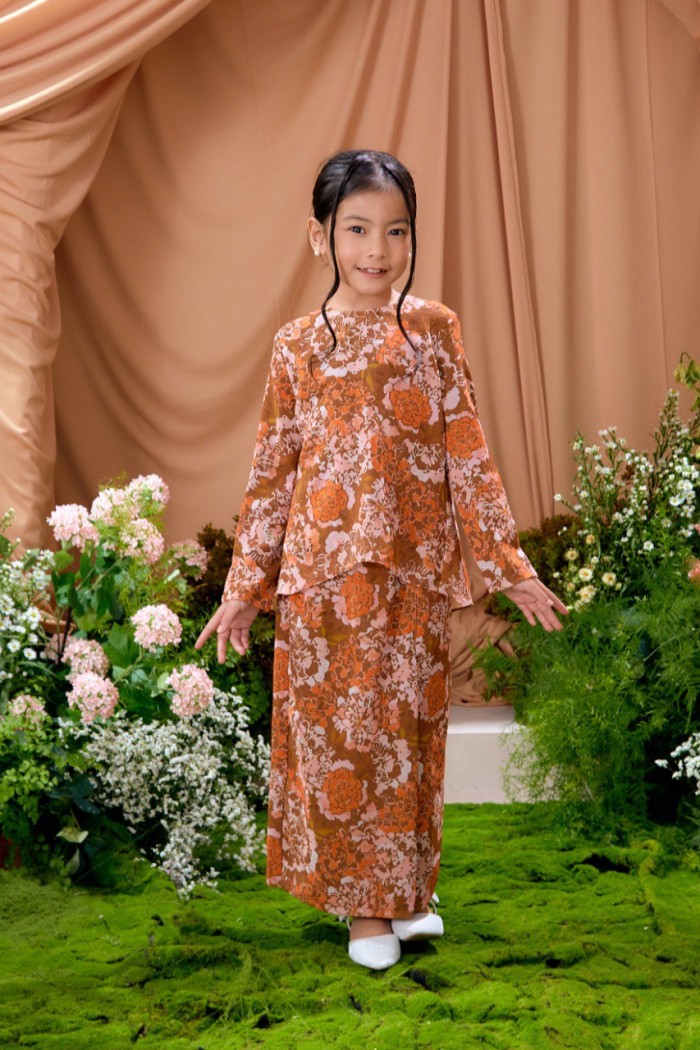 Kurung Azalea (Preorder)