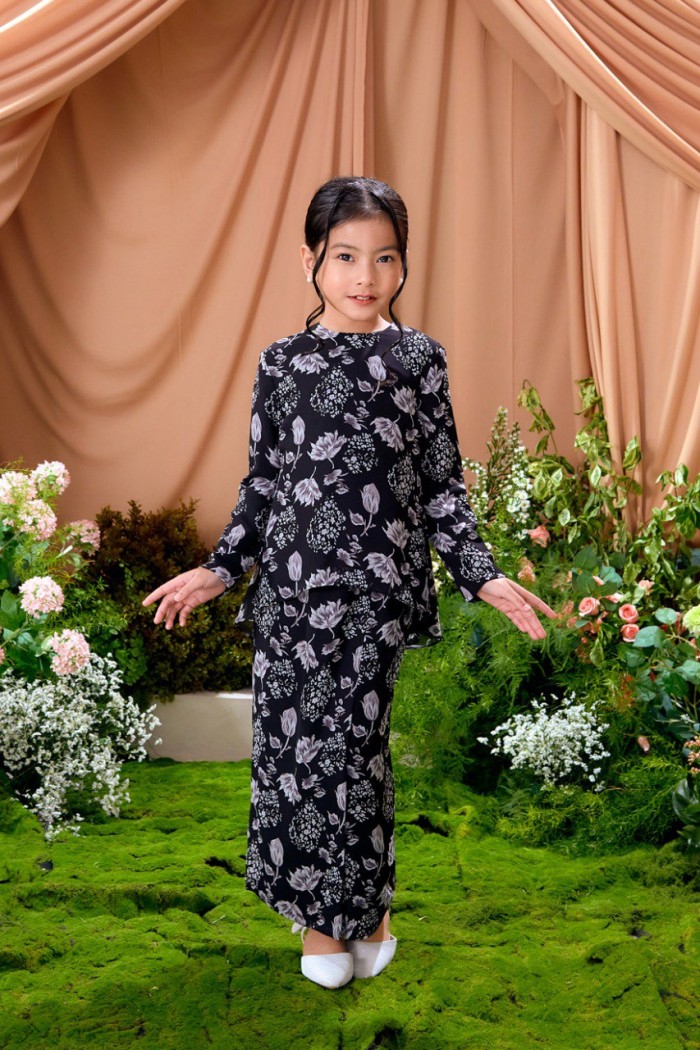 Kurung Azalea (Preorder)