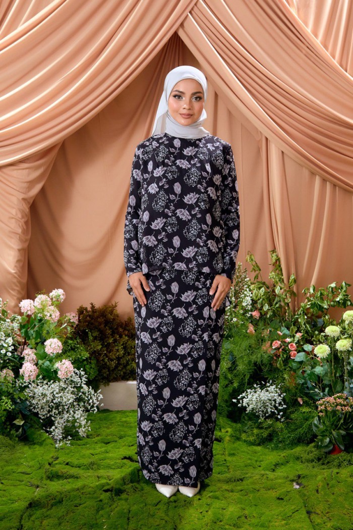 Kurung Azalea (Preorder)
