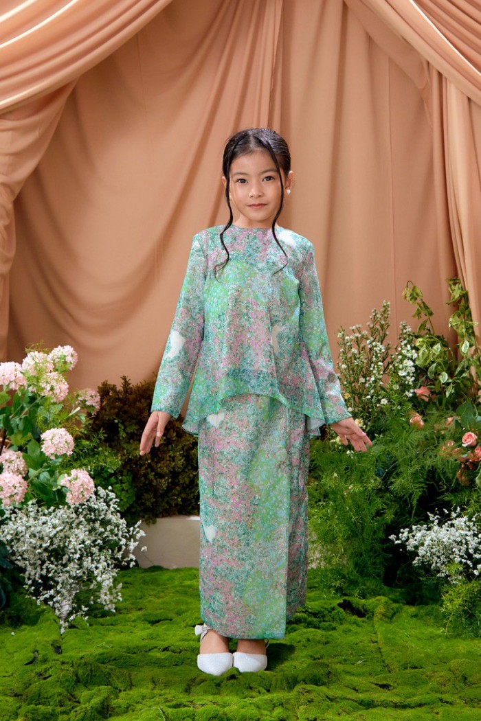 Kurung Azalea (Preorder)