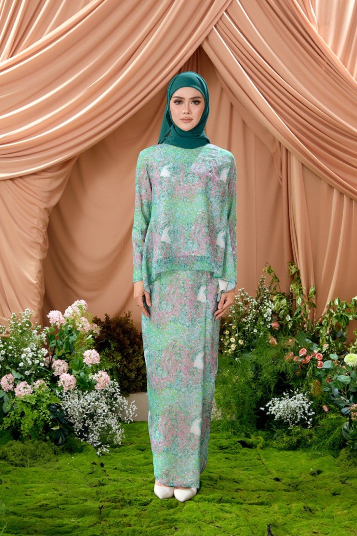 Kurung Azalea (Preorder)