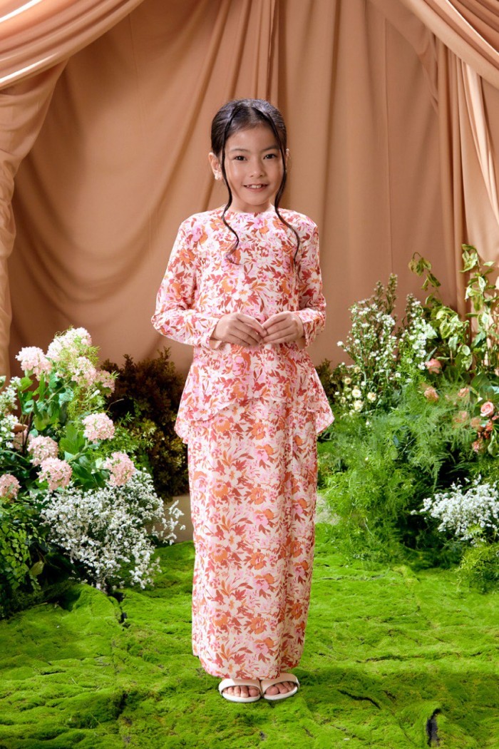 Kurung Azalea (Preorder)