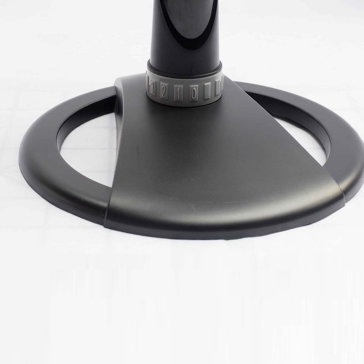 FABER 16" Table Fan FTF REVO 9116GR / FTF REVO 9216RD | 3 Speed | 100% Copper Motor | 5 Star Energy Rating | 51.5dB Noise Level | Table Fan with 1 Year General Warranty & 2 Years Motor Warranty