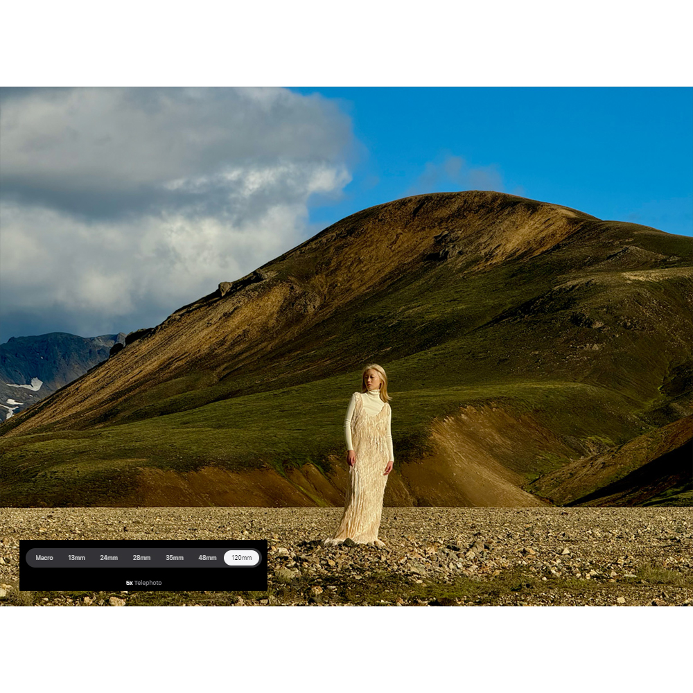 Apple iPhone 16 Pro | 6.3" LTPO Super Retina XDR OLED | 48 MP Main Camera | Apple A18 Pro (3 nm) | USB Type-C 3.2 Gen 2, DisplayPort | Stereo Speakers Sound | Smartphone with 1 Year Warranty