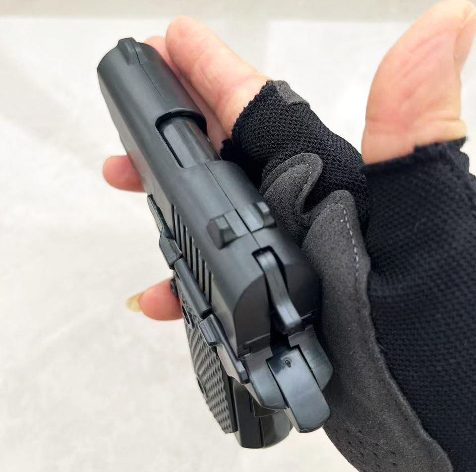 モデルガン、平均価格248円のおもちゃの銃、ミニモデルガン、ブローバック機能付き、弾を発射できない、ロールプレイング、減圧おもちゃの銃