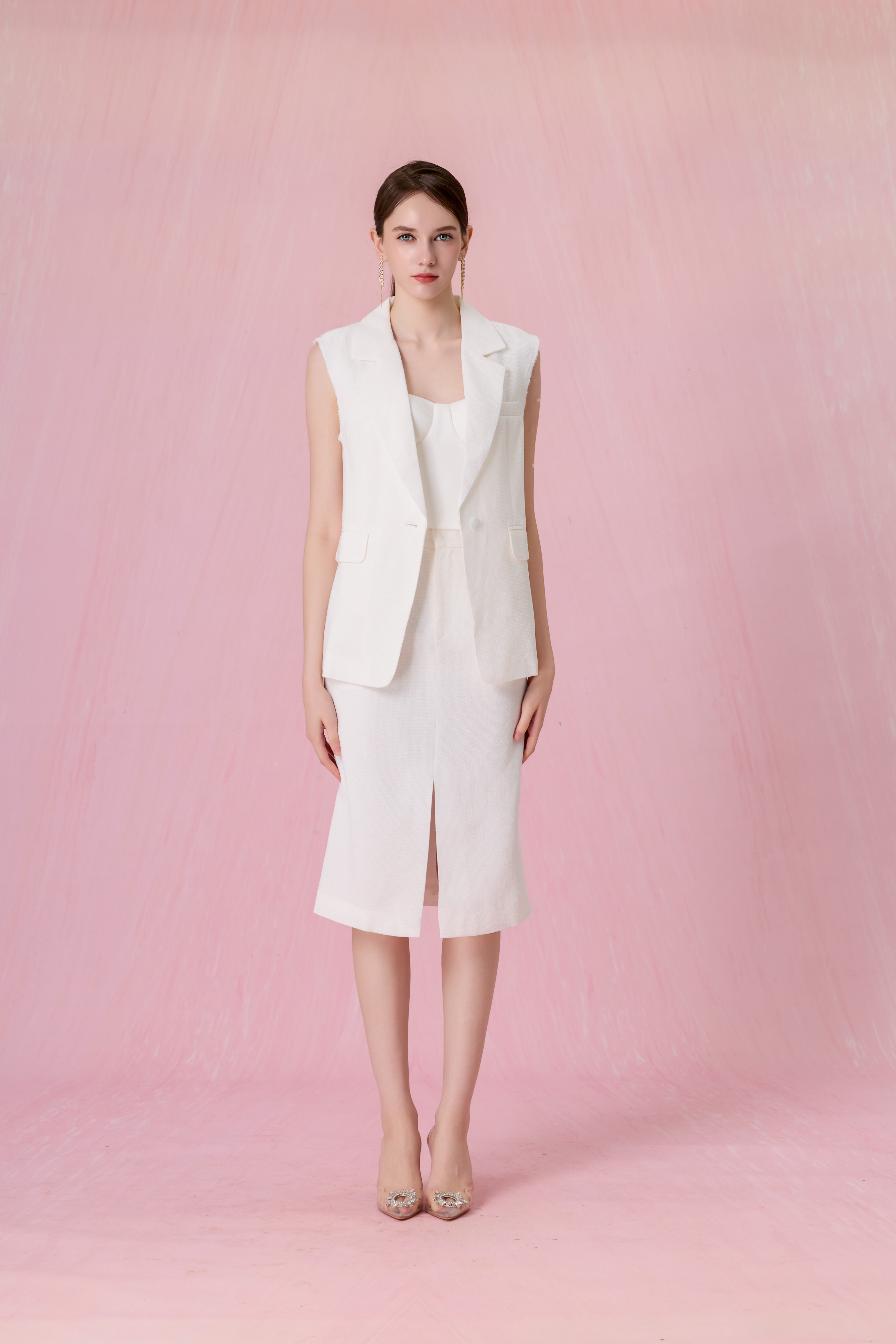 Chereese White Tweed Sleeveless Blazer