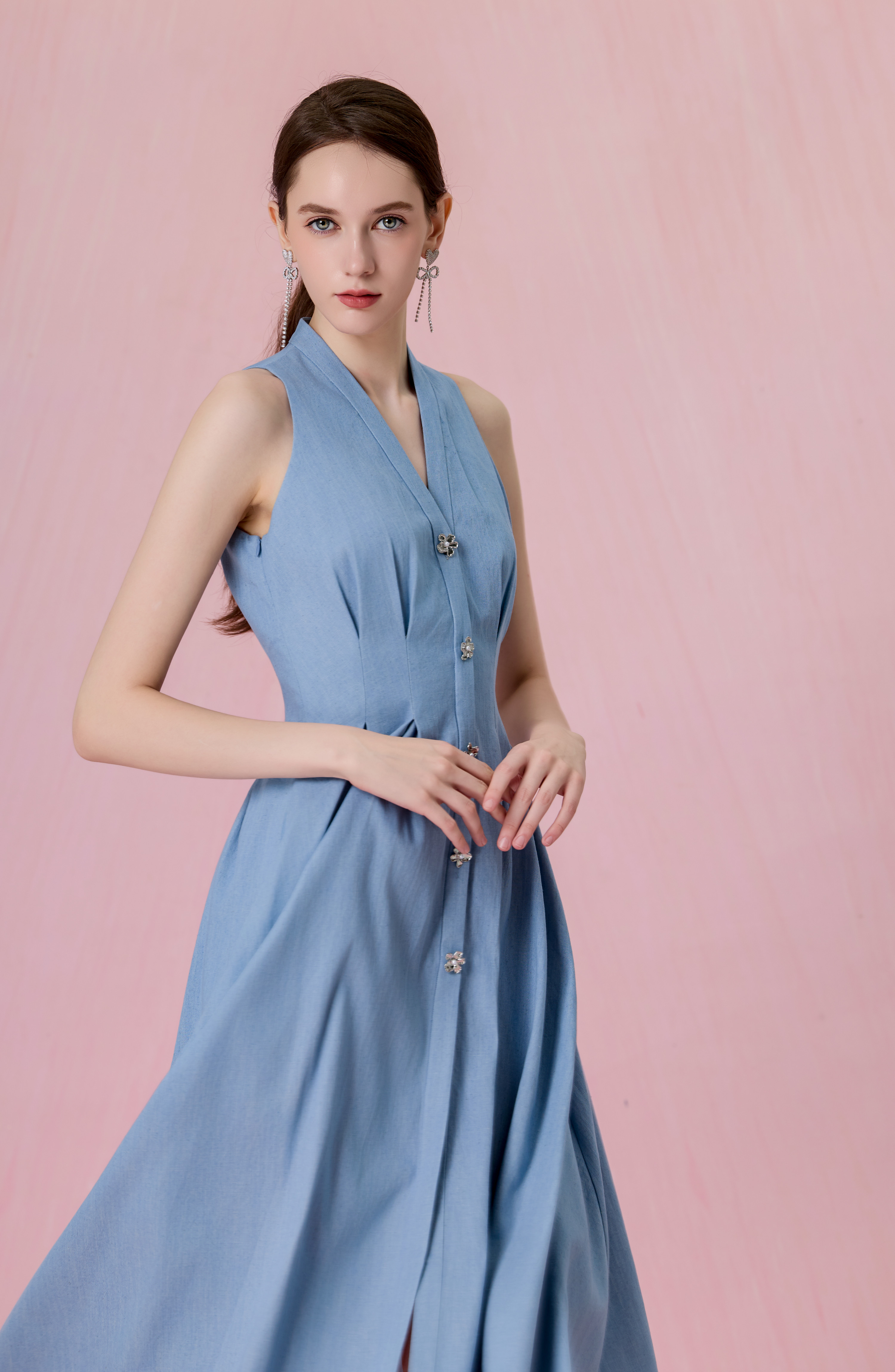 Cressentia Light Blue Denim Halter Pleated Midi Dress