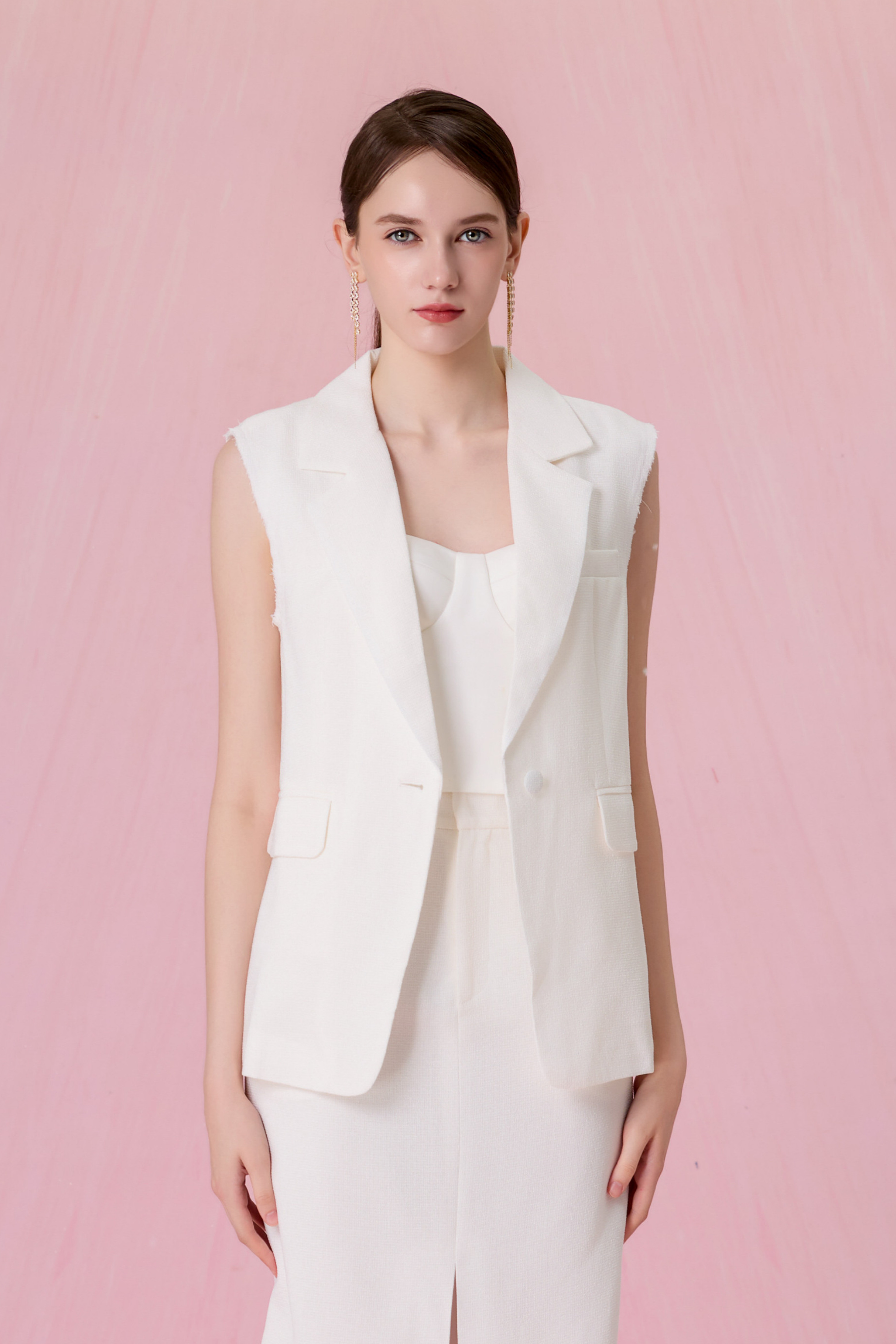 Chereese White Tweed Sleeveless Blazer