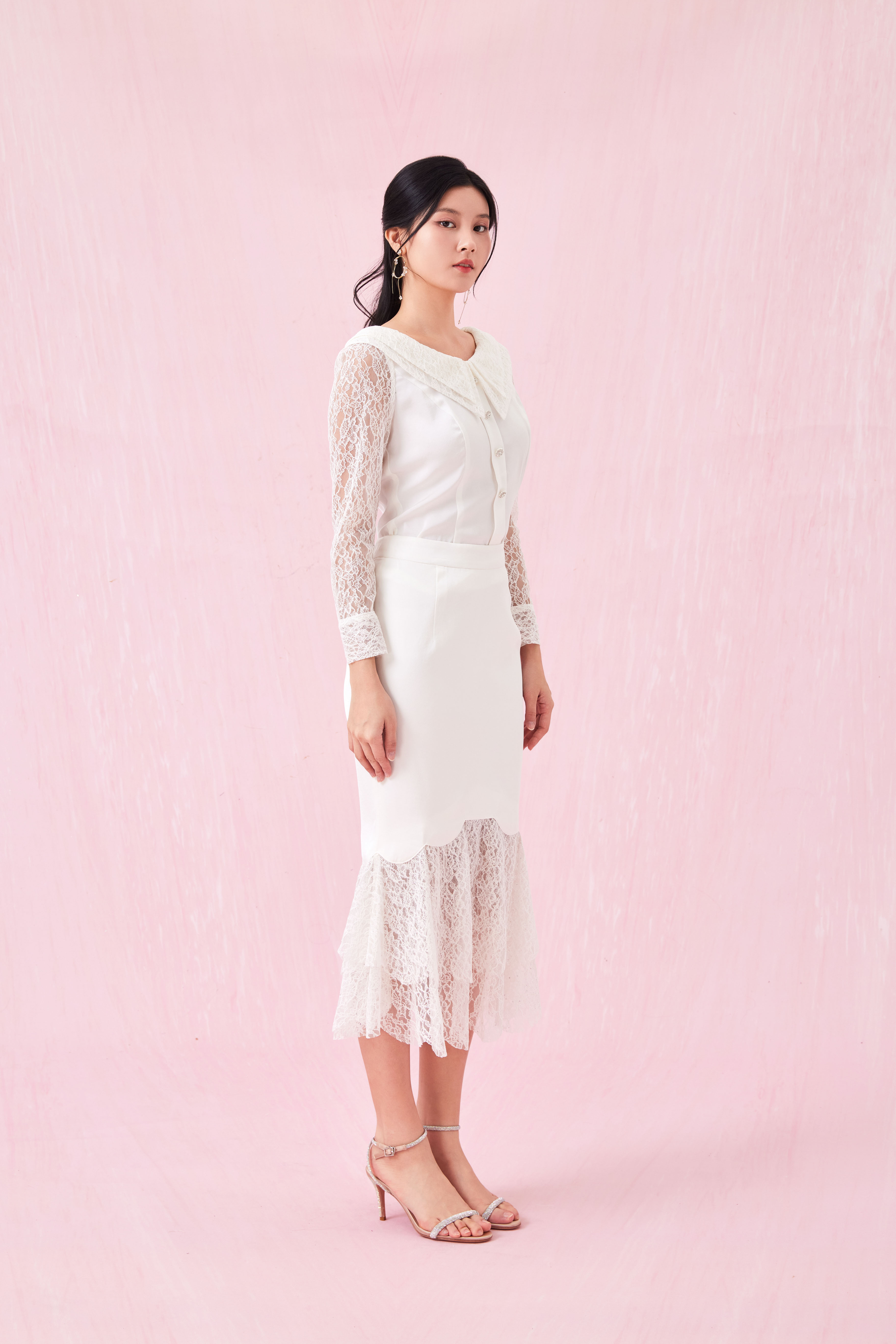 Arjane White Lace Mermaid Skirt