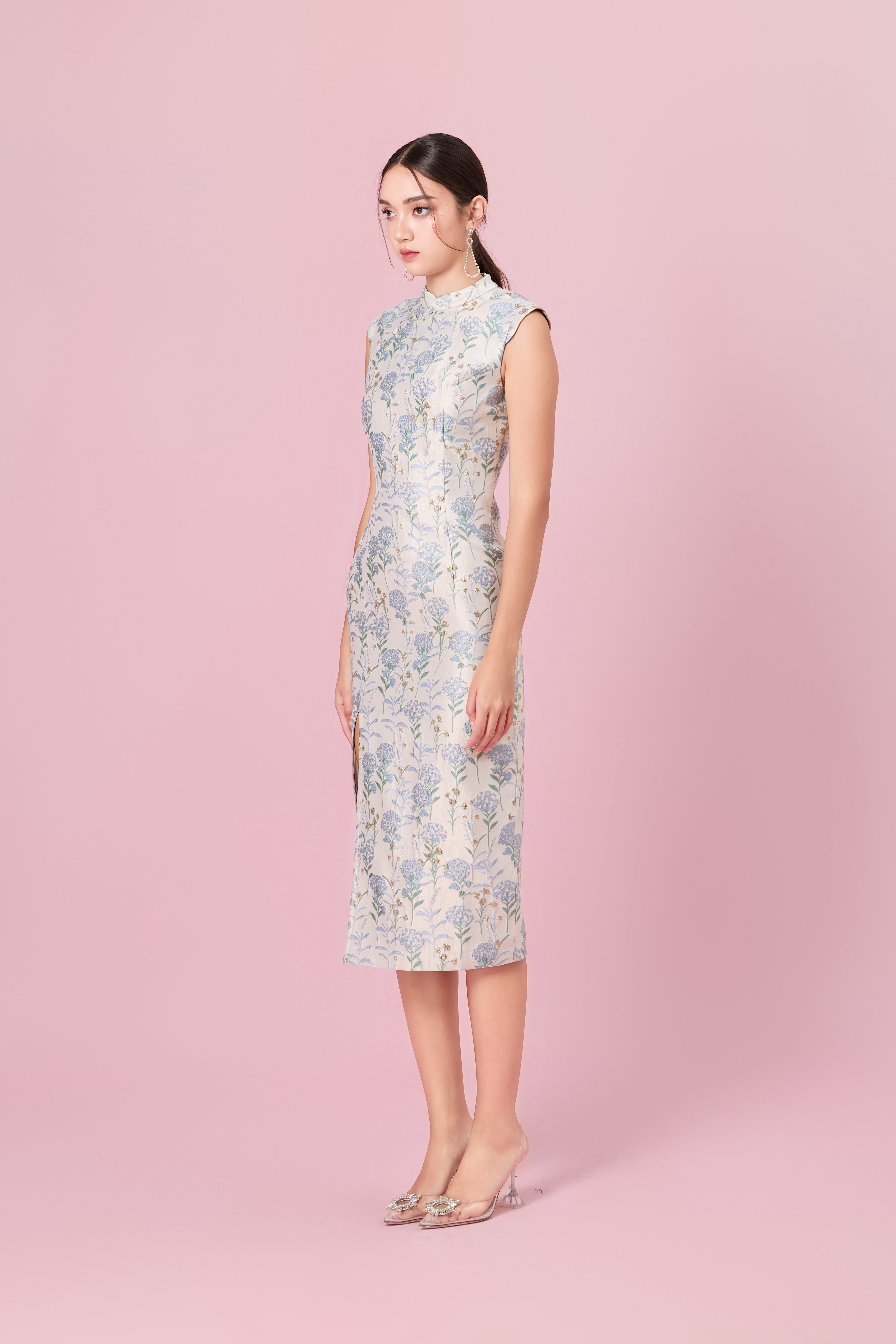 Cendrine Blue Flower Cheongsam