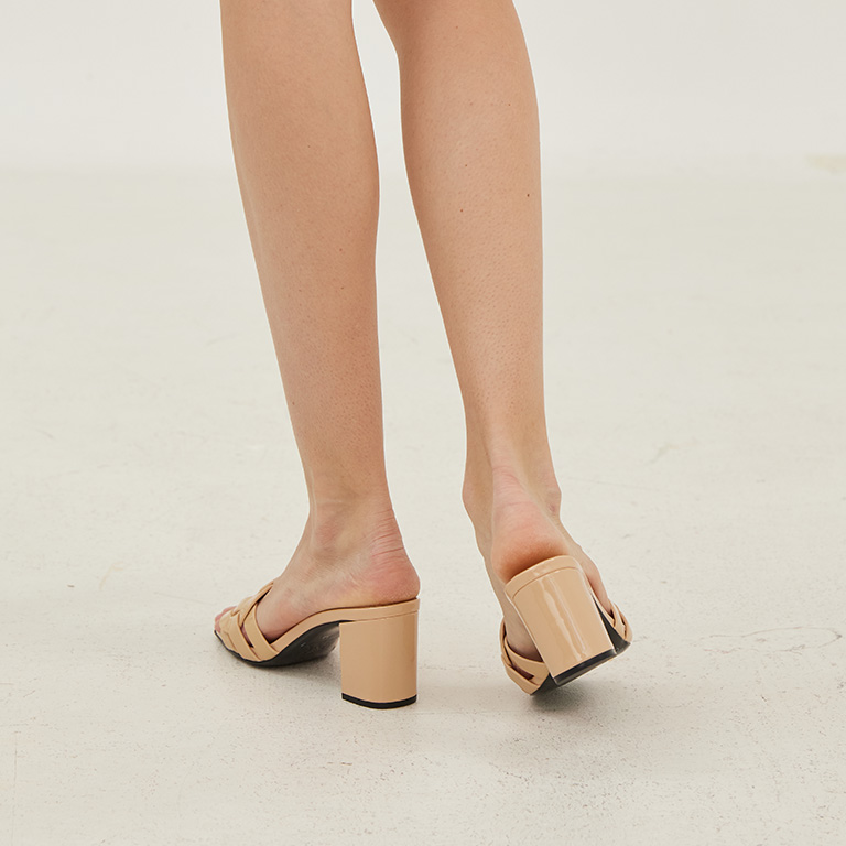 Y Beige Block Heel Slippers