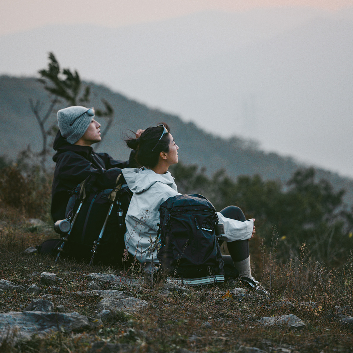 Naturehike 2024年新作 HELIUM 超軽量リュックサック ビジネスリュック 25L 600g 防災 防水 アウトドア キャンプ