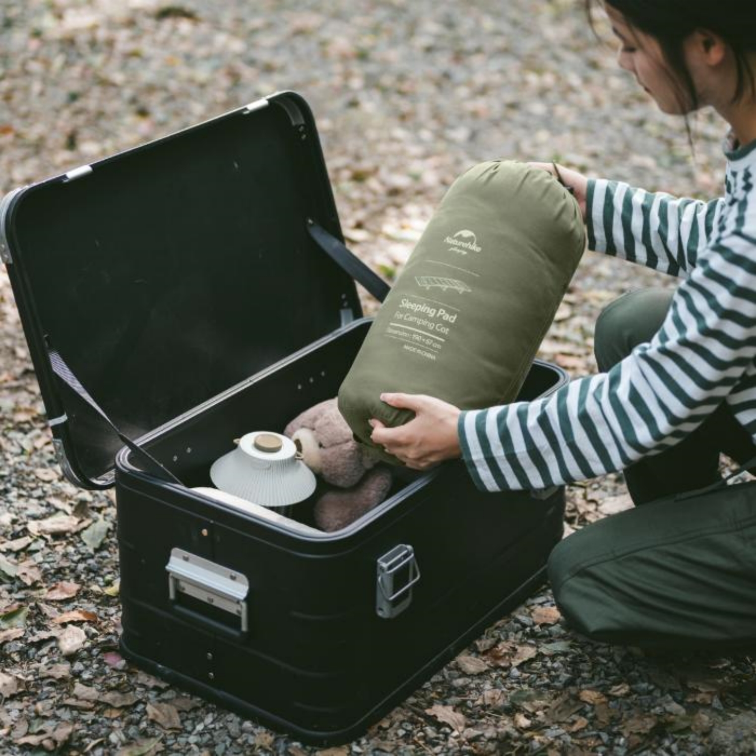 Naturehike コット用マット 折りたたみ式 コンパクト 厚手 暖かく お昼寝 車中泊 テント泊