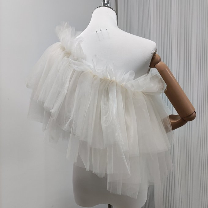実例写真！トップス ショルダー型 アイボリー ソフトチュール 可愛い 色直し 花嫁 前撮り