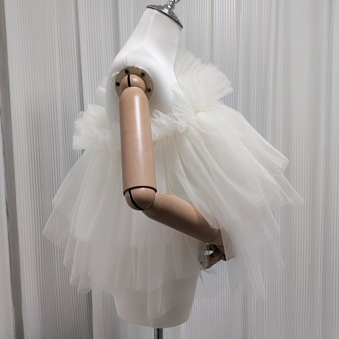 実例写真！トップス ショルダー型 アイボリー ソフトチュール 可愛い 色直し 花嫁 前撮り