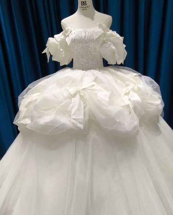 ウェディングドレス 可愛い プリンセスライン 姫袖 フレアスカート ビスチェドレス 結婚式 優しい 花嫁