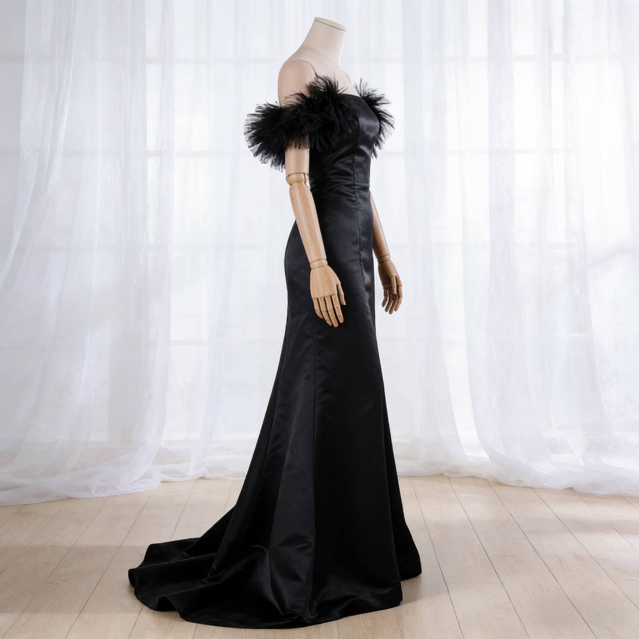 パーティードレス ブラック フリル袖 マーメイドライン 光沢サテン クラシカル 披露宴