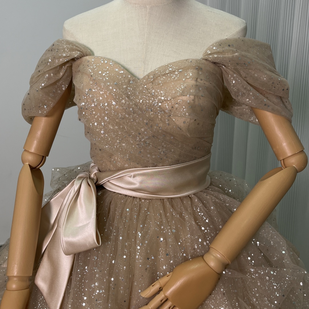 美品！シャンパン色 カラードレス キラキラチュール オフショルダー ラッフルフリル サッシュベルト 花嫁/前撮り