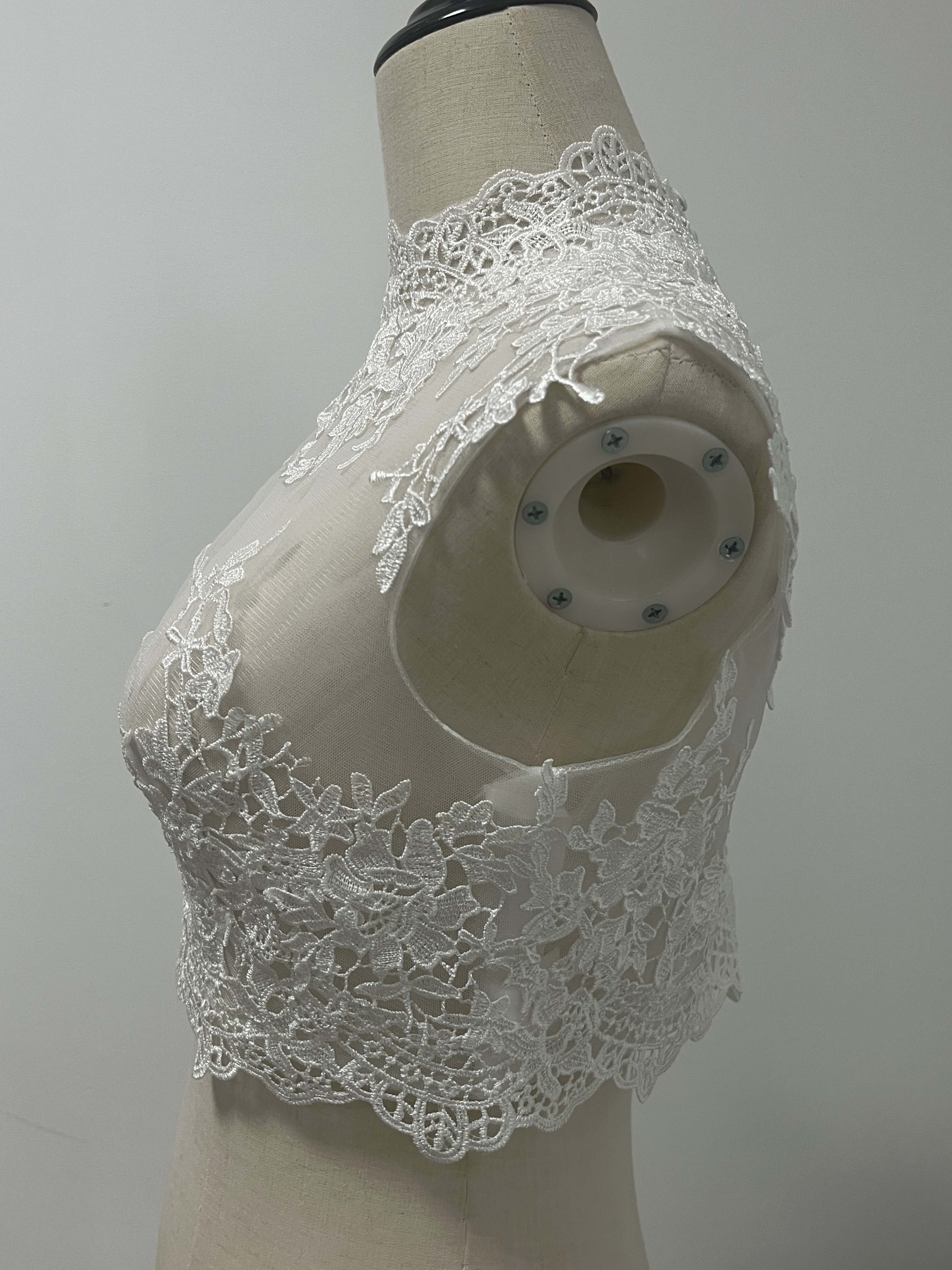 エレガント ボレロ ノースリーブ ハイネック くるみボタン 繊細レース 花嫁/ウェディングドレス