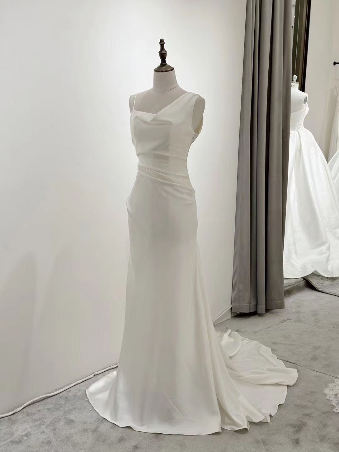 ウェディングドレス ワンショルダー 背中見せ ソフトマーメイドライン 結婚式/前撮り