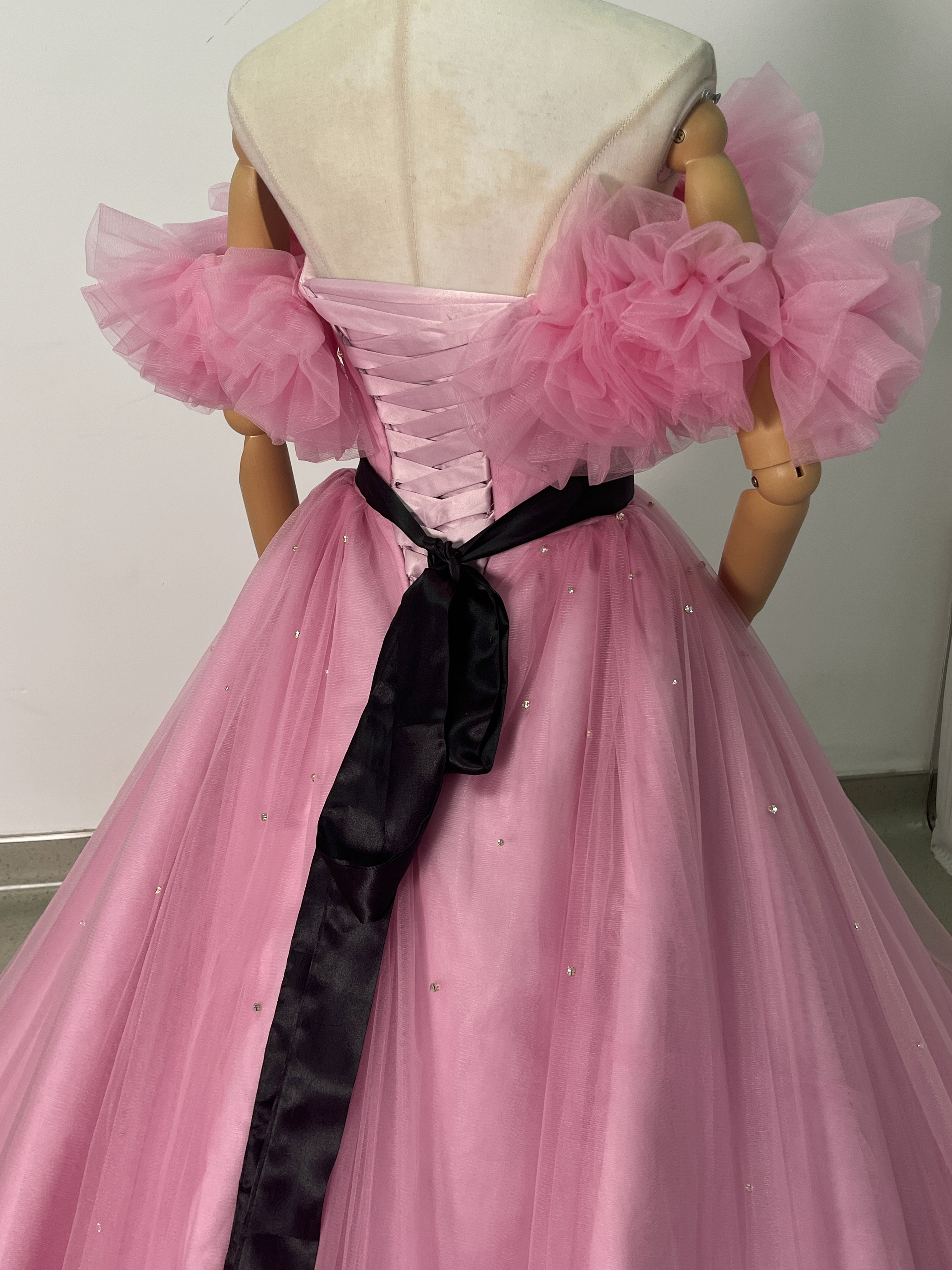 上品！カラードレス ピンク 取り外しオフショルダー キラキラグリッターチュール 編み上げ 披露宴