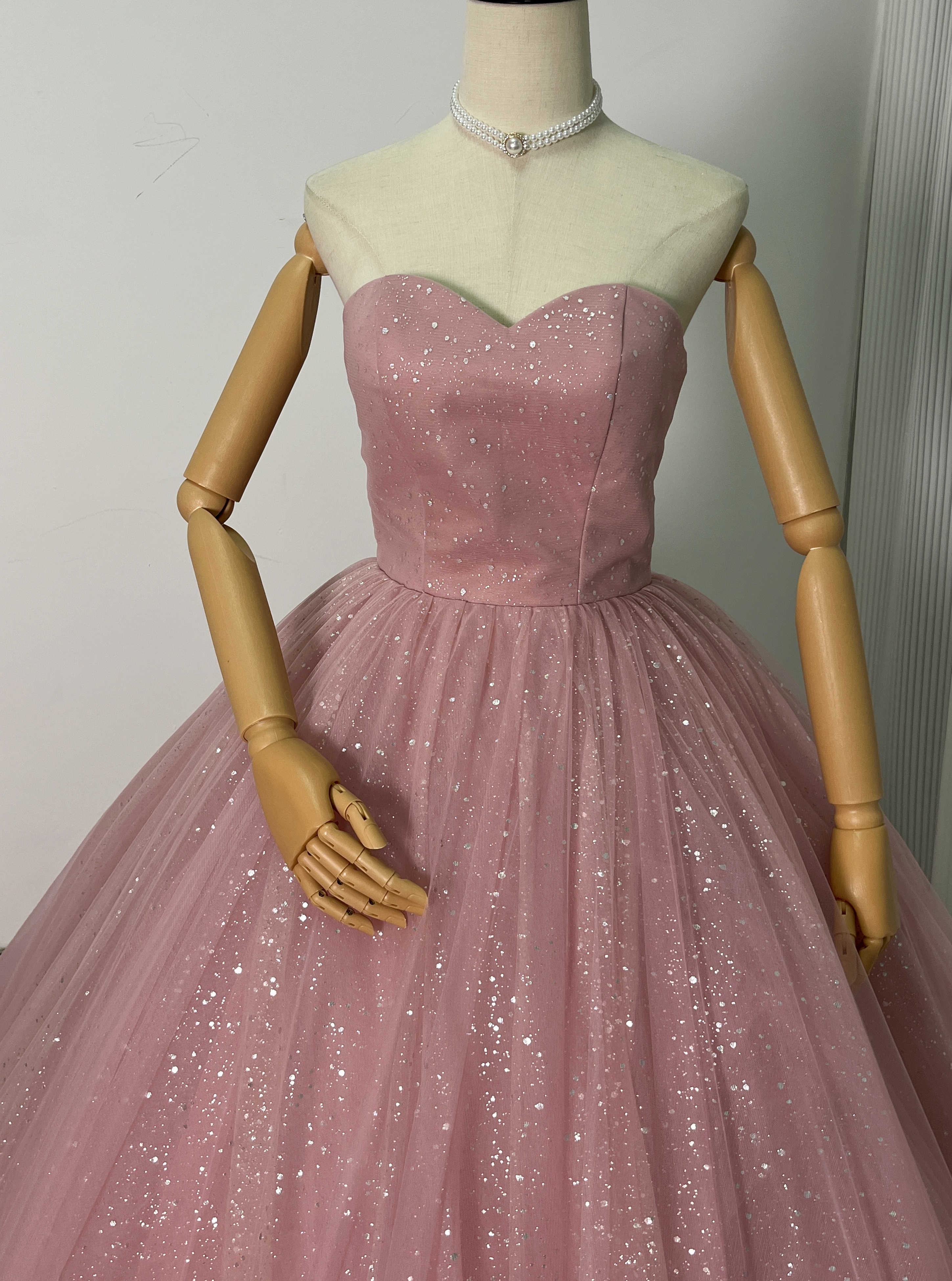 憧れのドレス ピンク カラードレス オフショルダー キラキラチュール ラッフルフリル 編み上げ 花嫁/前撮り