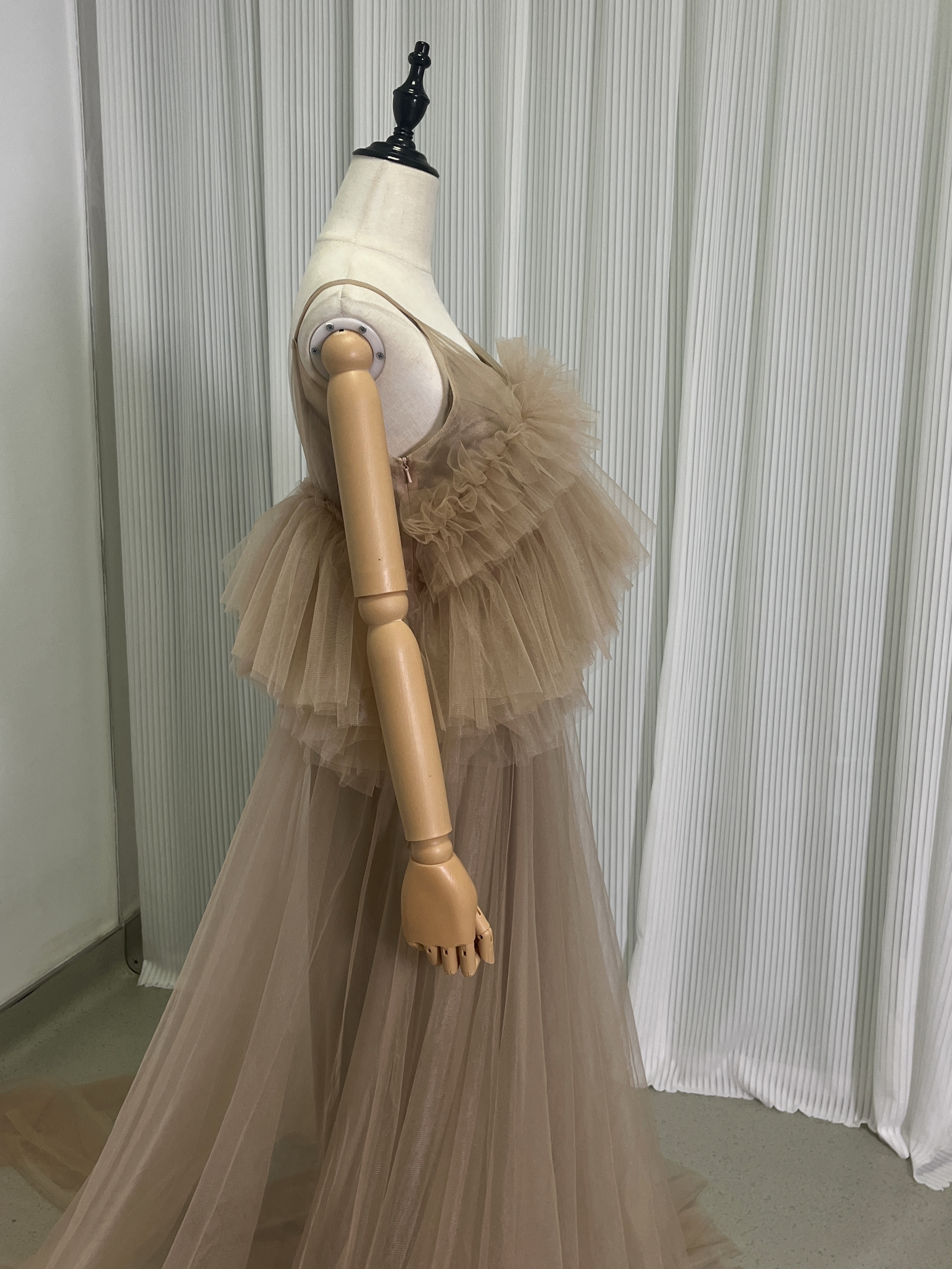 2ways カーキ色 キャミソール ラッフルフリル 背中見せ ファスナー 妊婦 前撮り