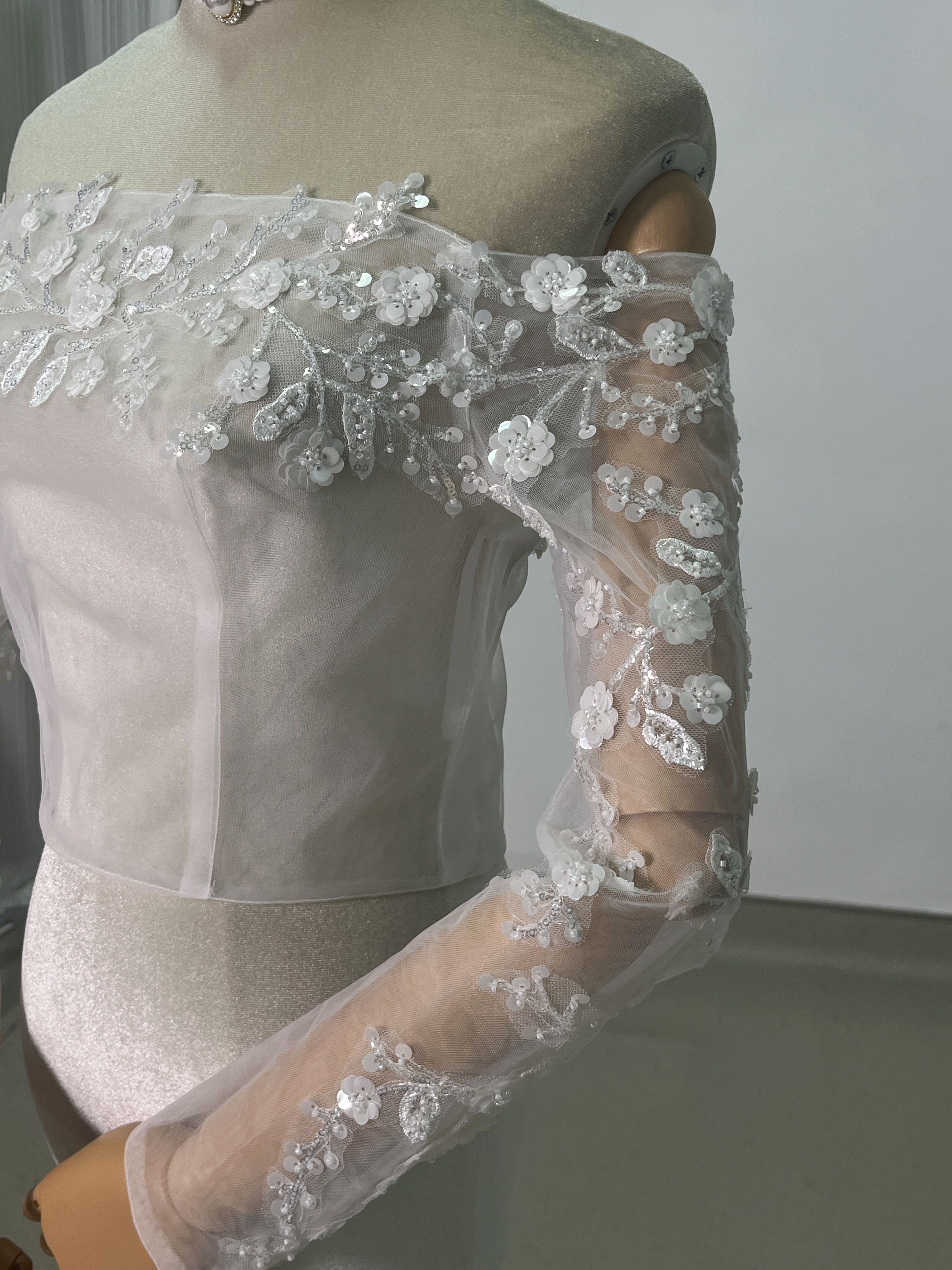 ボレロ 美しい花レース オフショルダー トップス キラキラスパンコール ファスナー