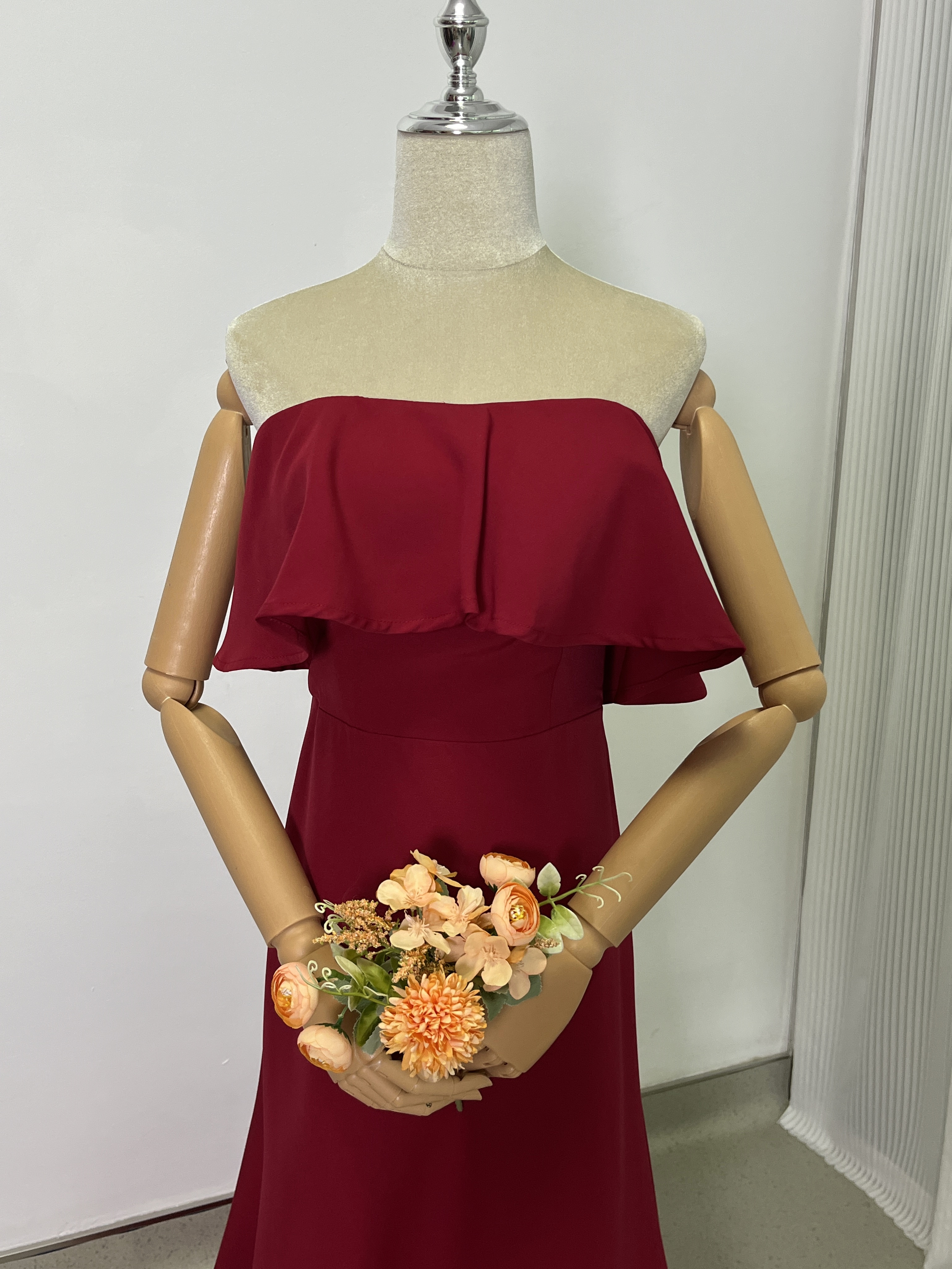 カラードレス ボルドー色 ベアトップ スレンダーライン 編み上げ 取り外しリボン 披露宴 前撮り