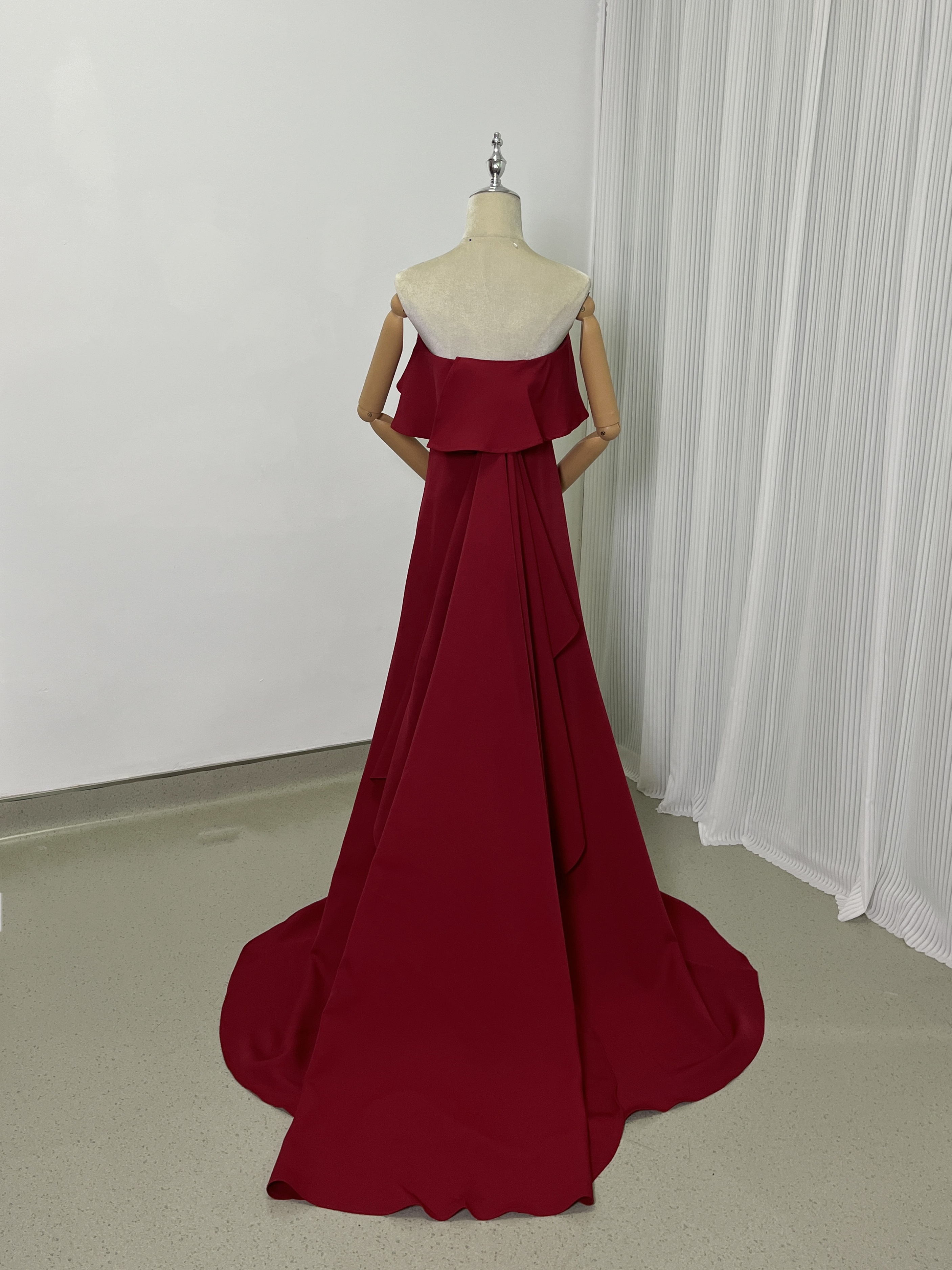 カラードレス ボルドー色 ベアトップ スレンダーライン 編み上げ 取り外しリボン 披露宴 前撮り