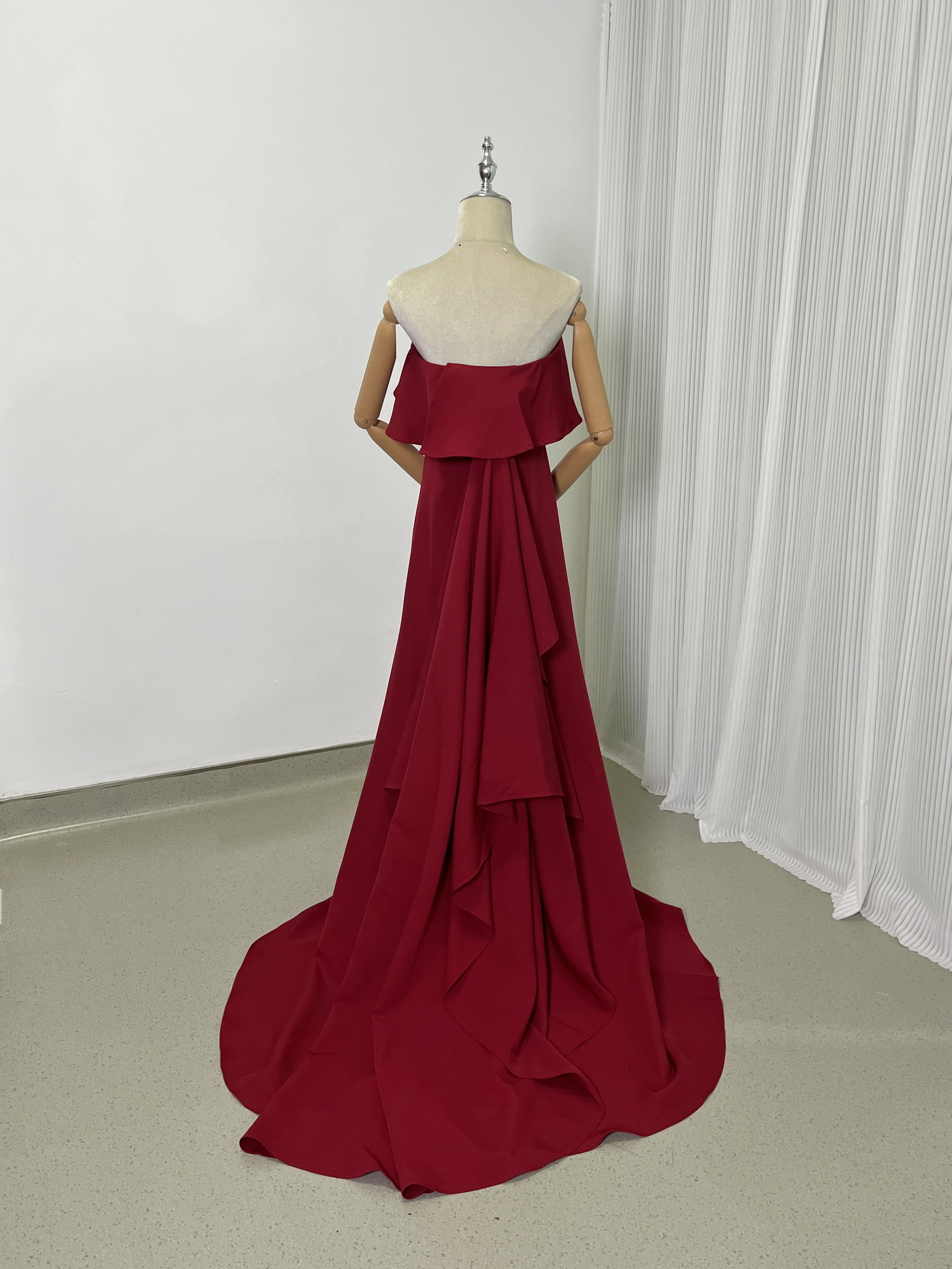 カラードレス ボルドー色 ベアトップ スレンダーライン 編み上げ 取り外しリボン 披露宴 前撮り