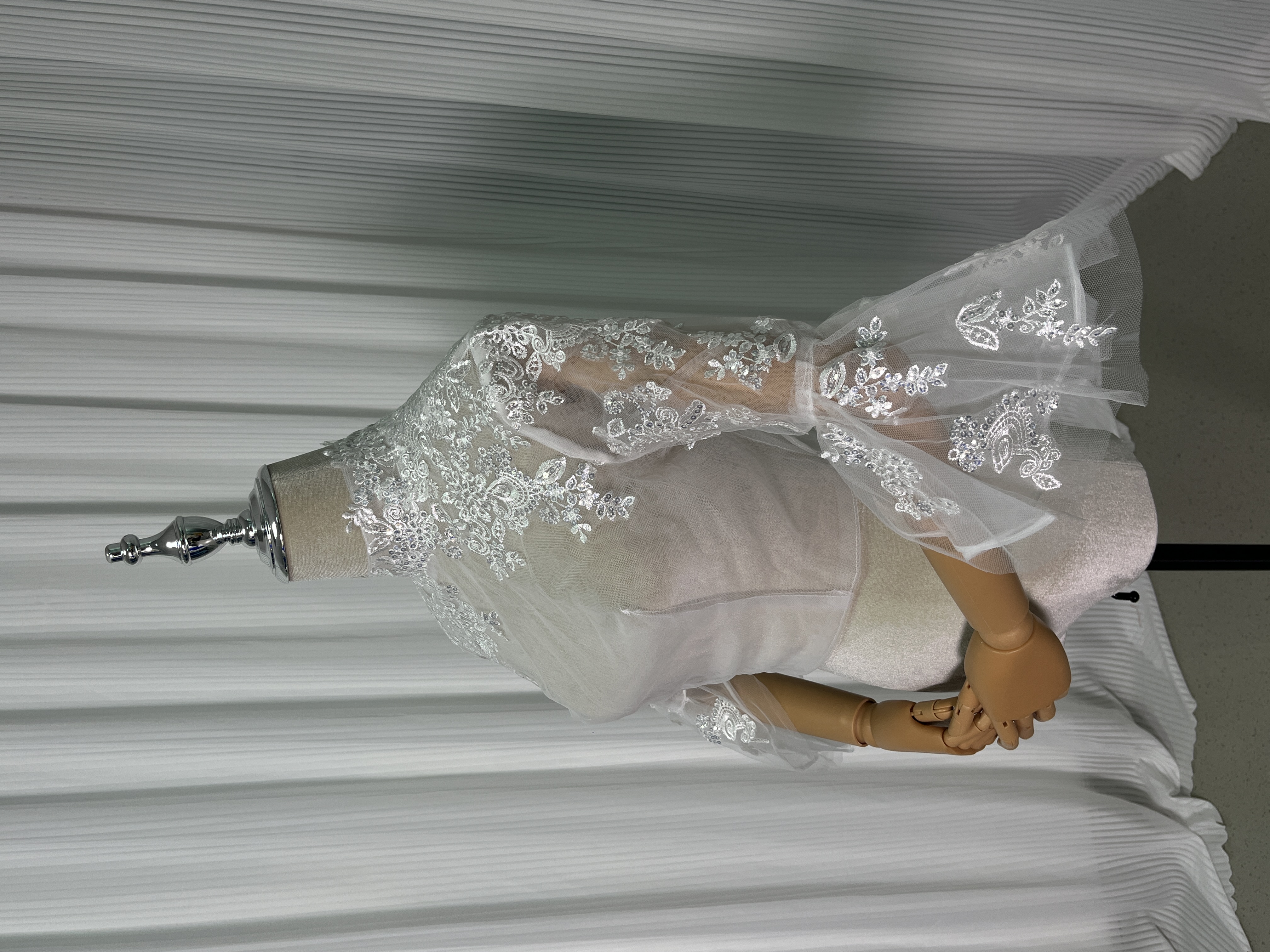 ボレロ ハイネック ふわふわ袖 くるみボタン キラキラ光る刺繍 花嫁 可愛い 結婚式