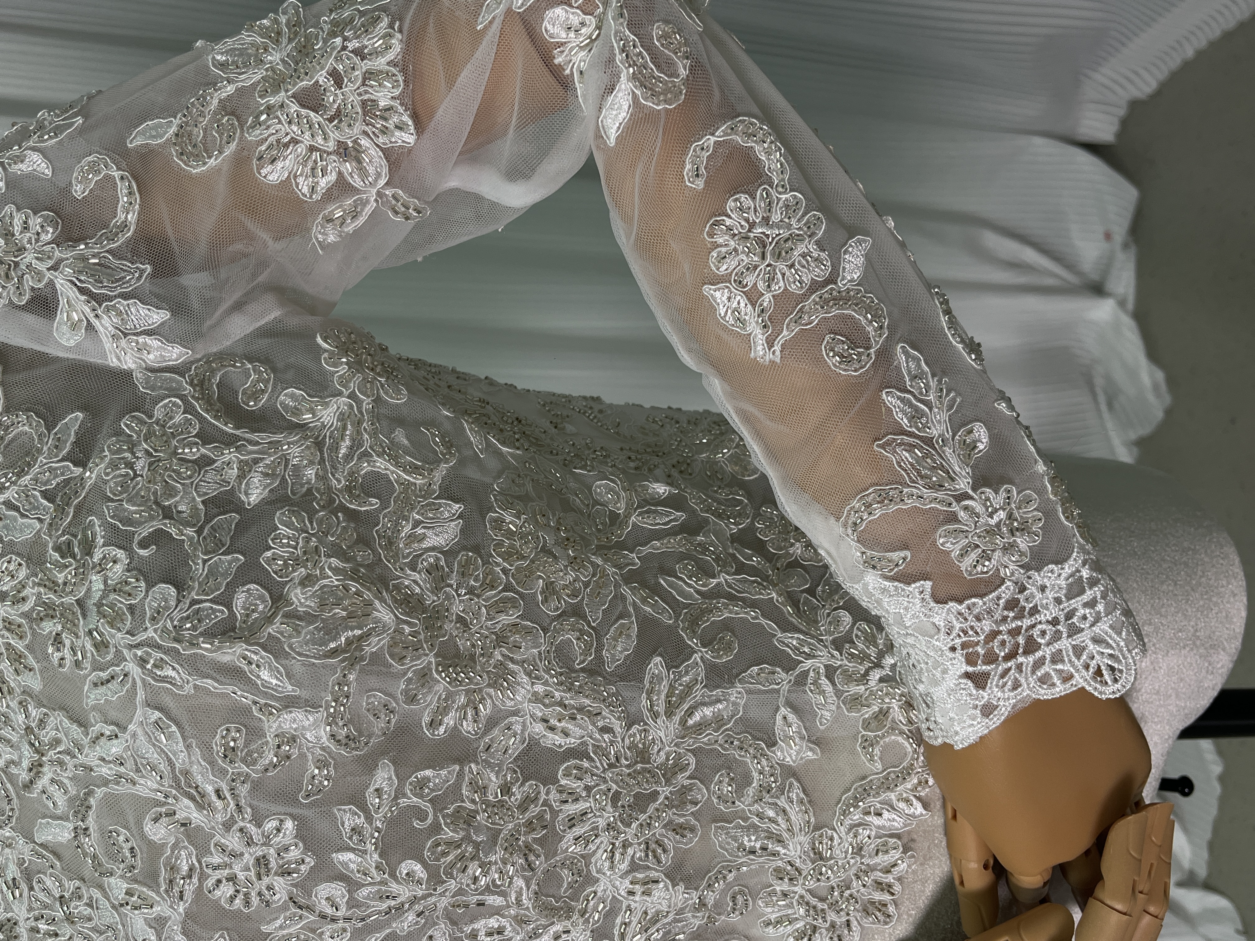 華やか ボレロ ロングスリーブ ハイネック くるみボタン キラキラ光る刺繍 エレガント 韓国風ドレス