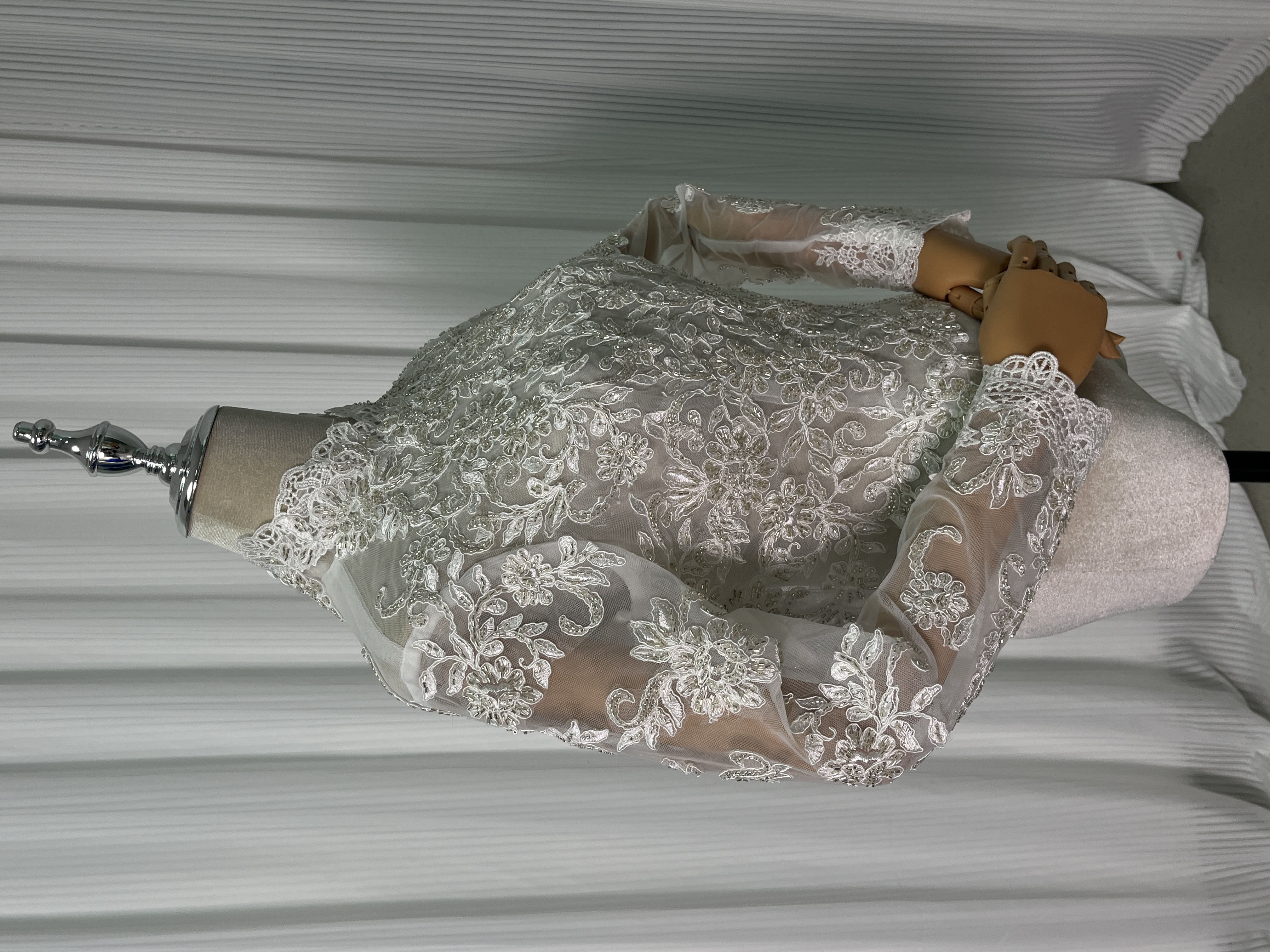 華やか ボレロ ロングスリーブ ハイネック くるみボタン キラキラ光る刺繍 エレガント 韓国風ドレス