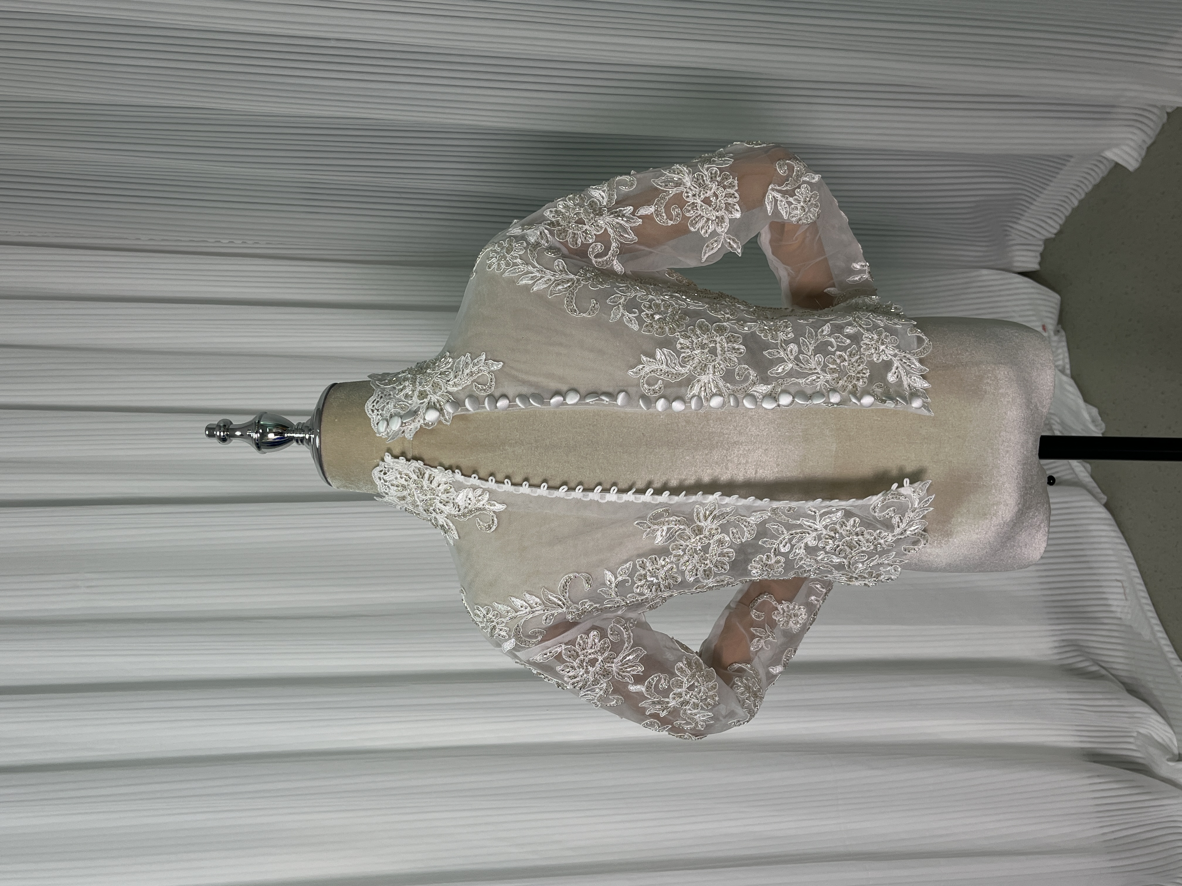 華やか ボレロ ロングスリーブ ハイネック くるみボタン キラキラ光る刺繍 エレガント 韓国風ドレス