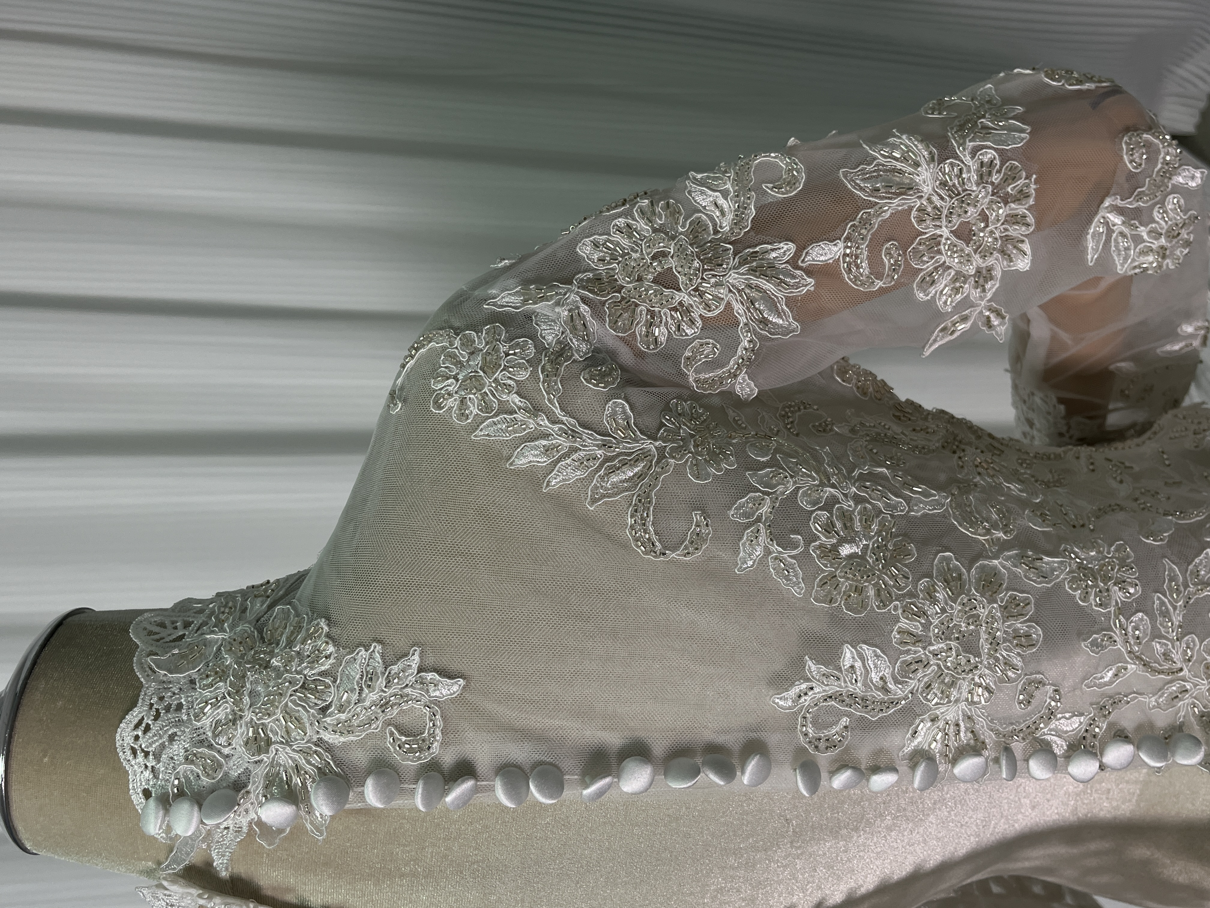 華やか ボレロ ロングスリーブ ハイネック くるみボタン キラキラ光る刺繍 エレガント 韓国風ドレス