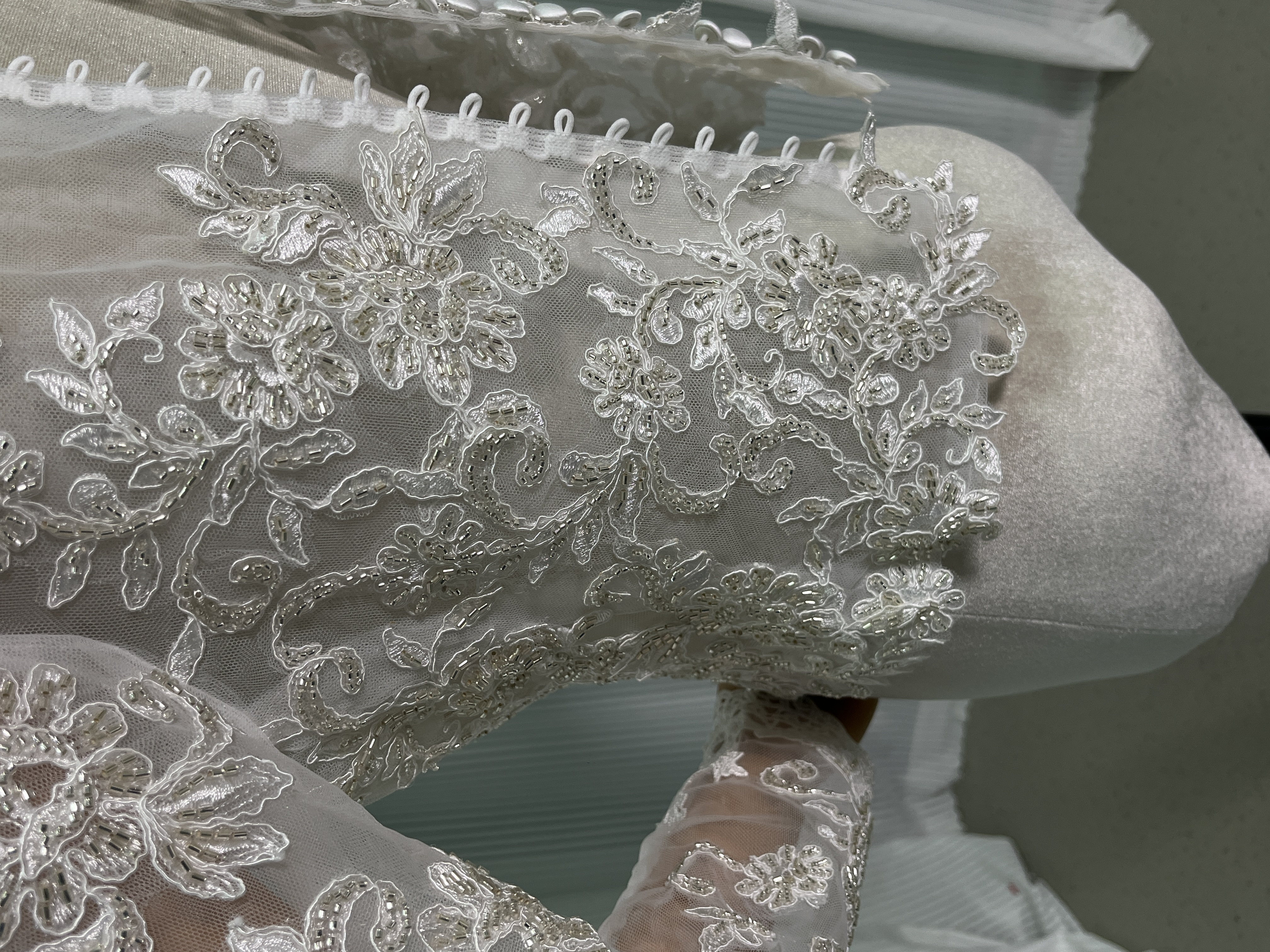 華やか ボレロ ロングスリーブ ハイネック くるみボタン キラキラ光る刺繍 エレガント 韓国風ドレス