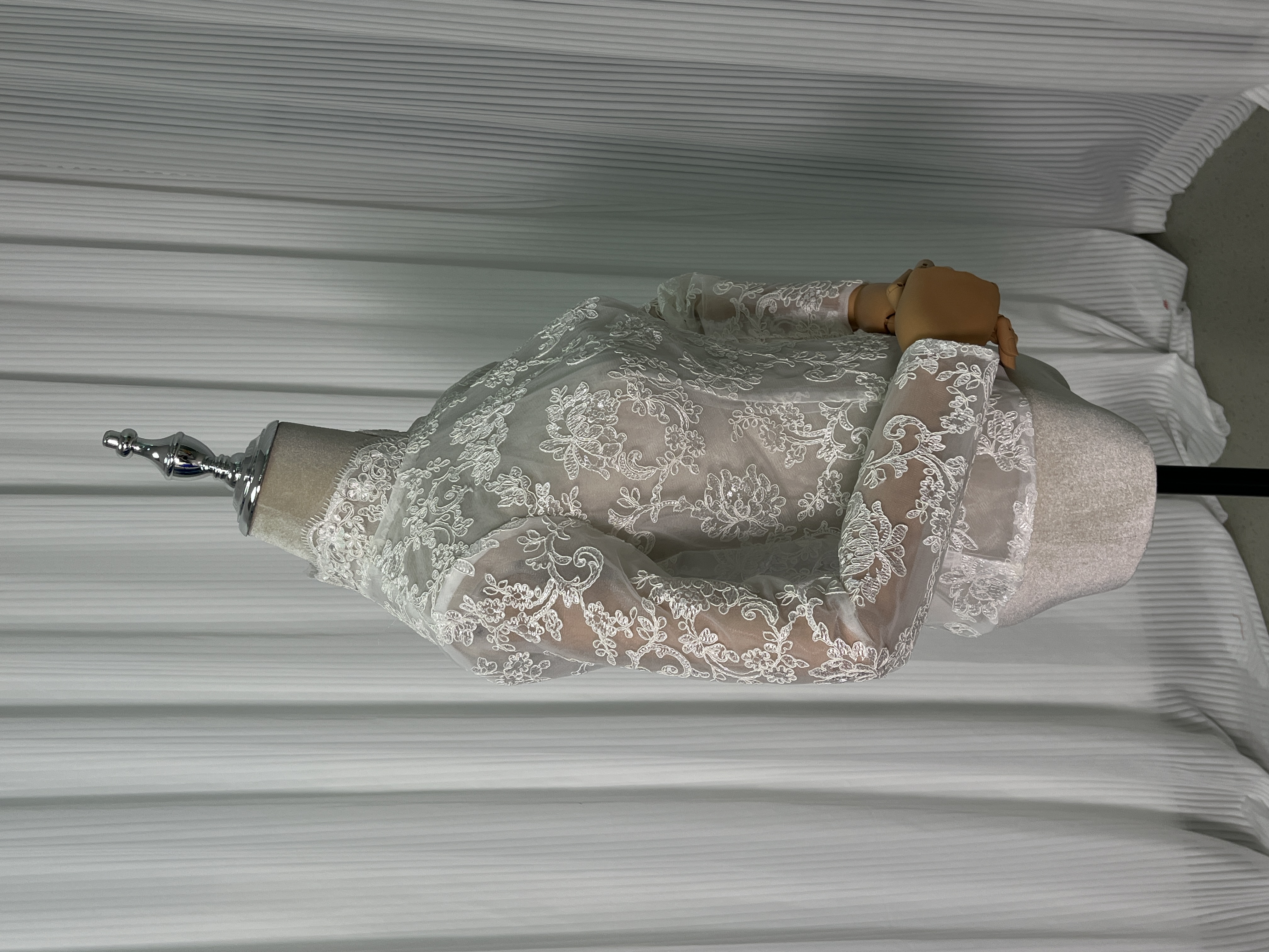 ボレロ ハイネック 長袖 くるみボタン 3D立体レース刺繍 花嫁/ウェディングドレス/結婚式/披露宴