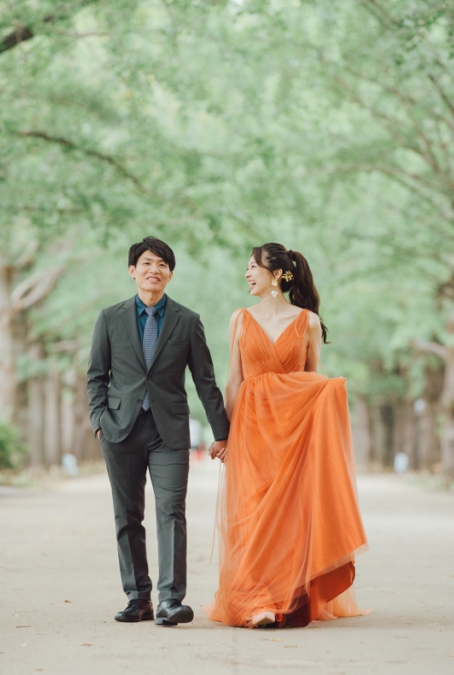 実例写真！カラードレス テラコッタ色 Vネック キャミソール チュールドレス 編み上げ 披露宴 前撮り 抜群のおしゃれ見