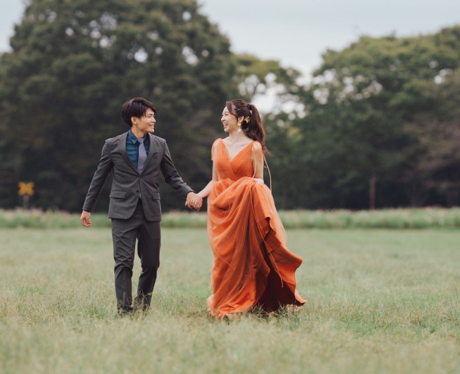 実例写真！カラードレス テラコッタ色 Vネック キャミソール チュールドレス 編み上げ 披露宴 前撮り 抜群のおしゃれ見