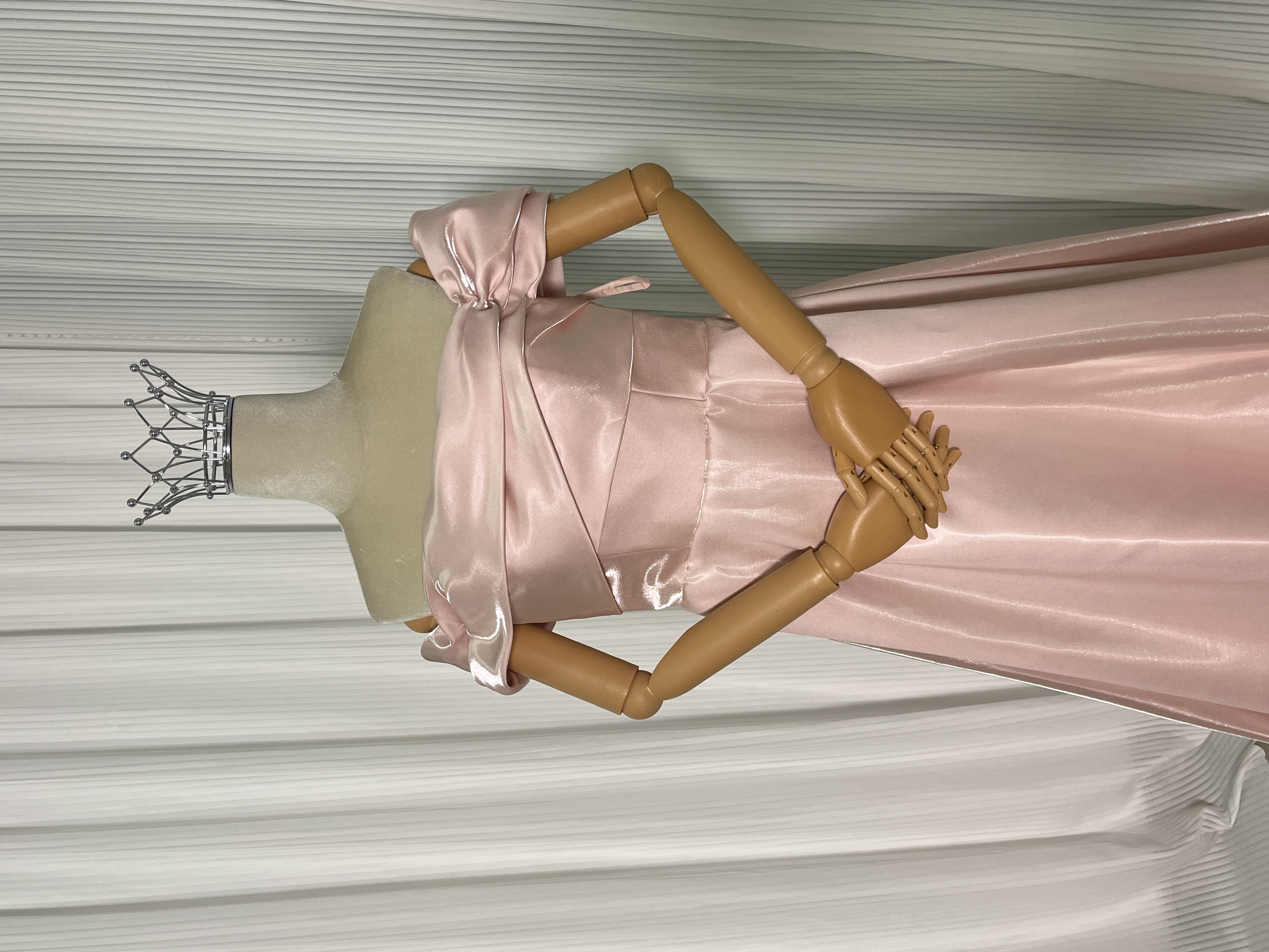 カラードレス コーラルピンク オフショルダー 光沢サテン ロング 前撮り 可愛い 編み上げ 演奏会/音楽会