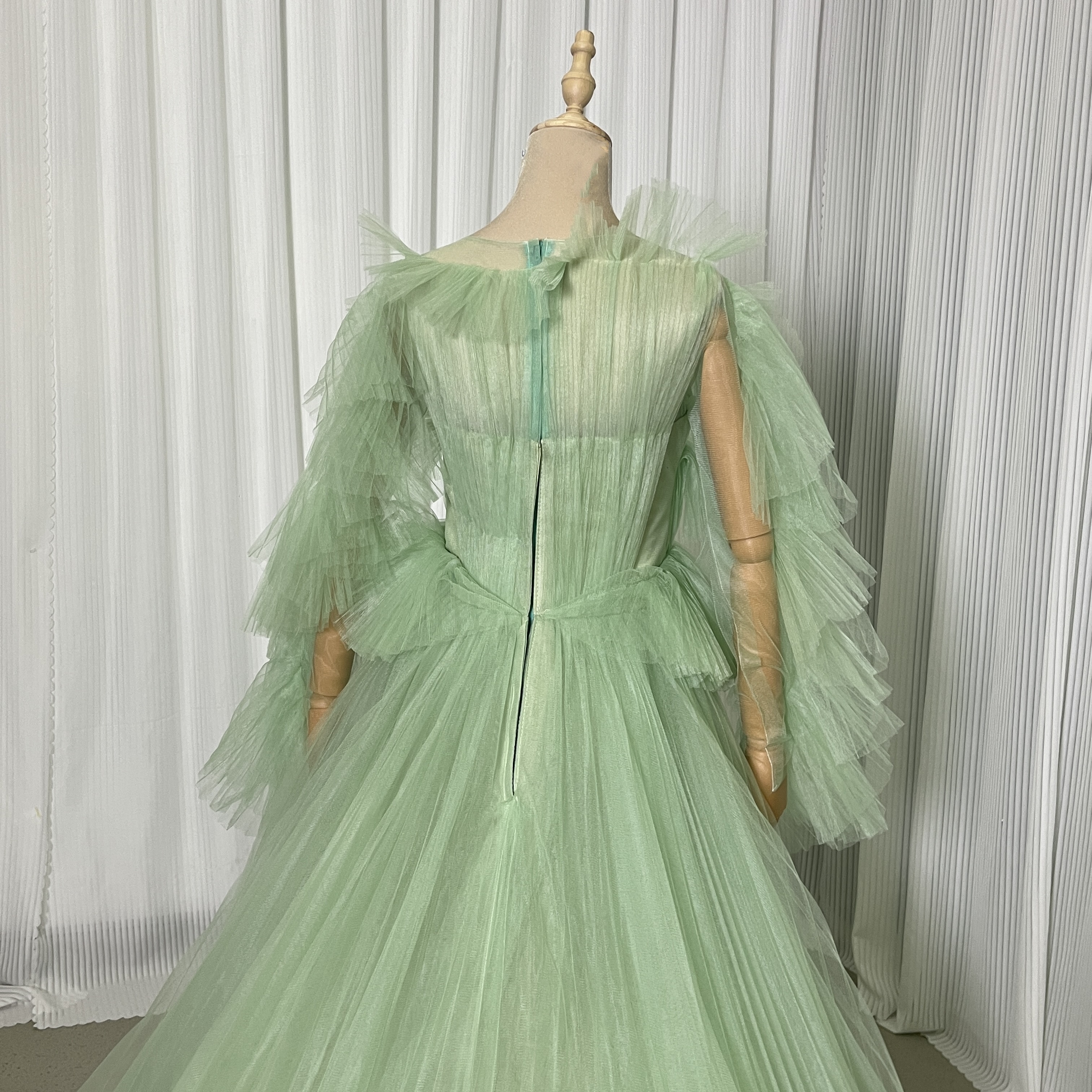 プリーツドレス グリーン カラードレス フリル袖 ロングトレーン 演奏会/音楽会