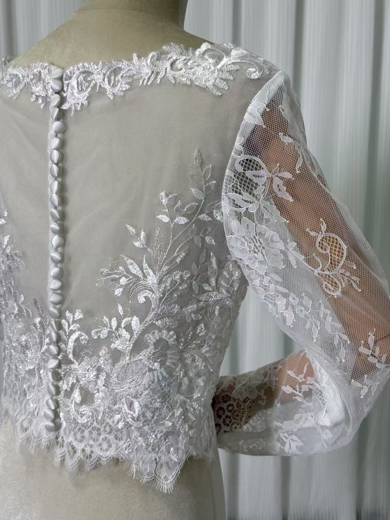 ボレロ ハンドメイド キラキラスパンコール 長袖 くるみボタン 結婚式