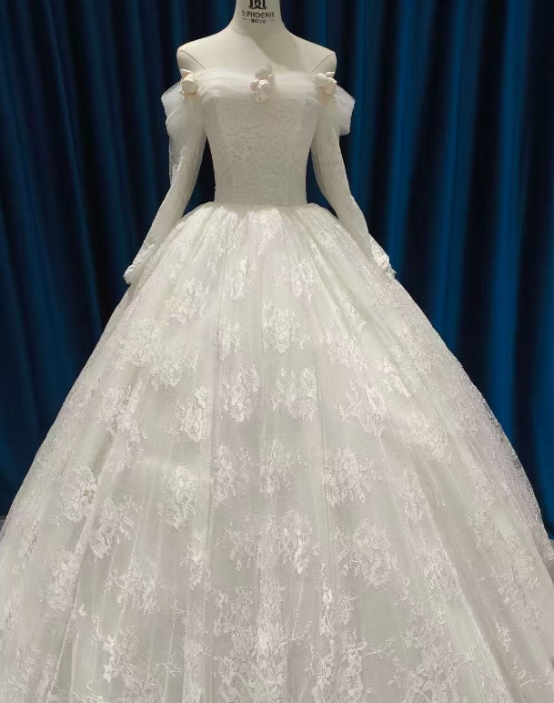 ウェディングドレス オフショルダー 長袖 贅沢な総レース プリンセスライン 編み上げ 結婚式