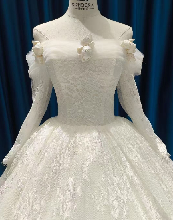 ウェディングドレス オフショルダー 長袖 贅沢な総レース プリンセスライン 編み上げ 結婚式