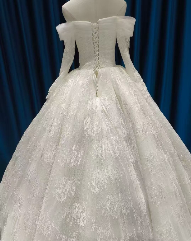 ウェディングドレス オフショルダー 長袖 贅沢な総レース プリンセスライン 編み上げ 結婚式