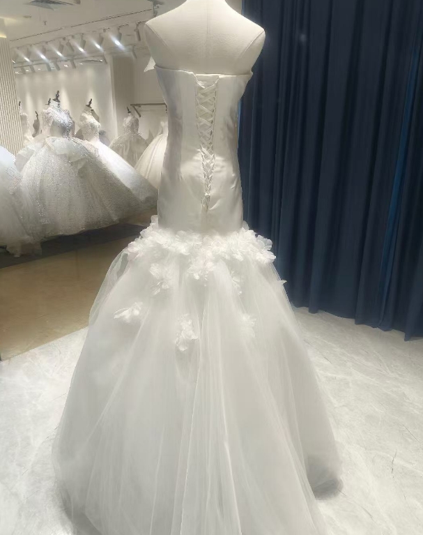 エレガント ウェディングドレス ベアトップ マーメイドライン 3D立体レース刺繍 編み上げ 結婚式
